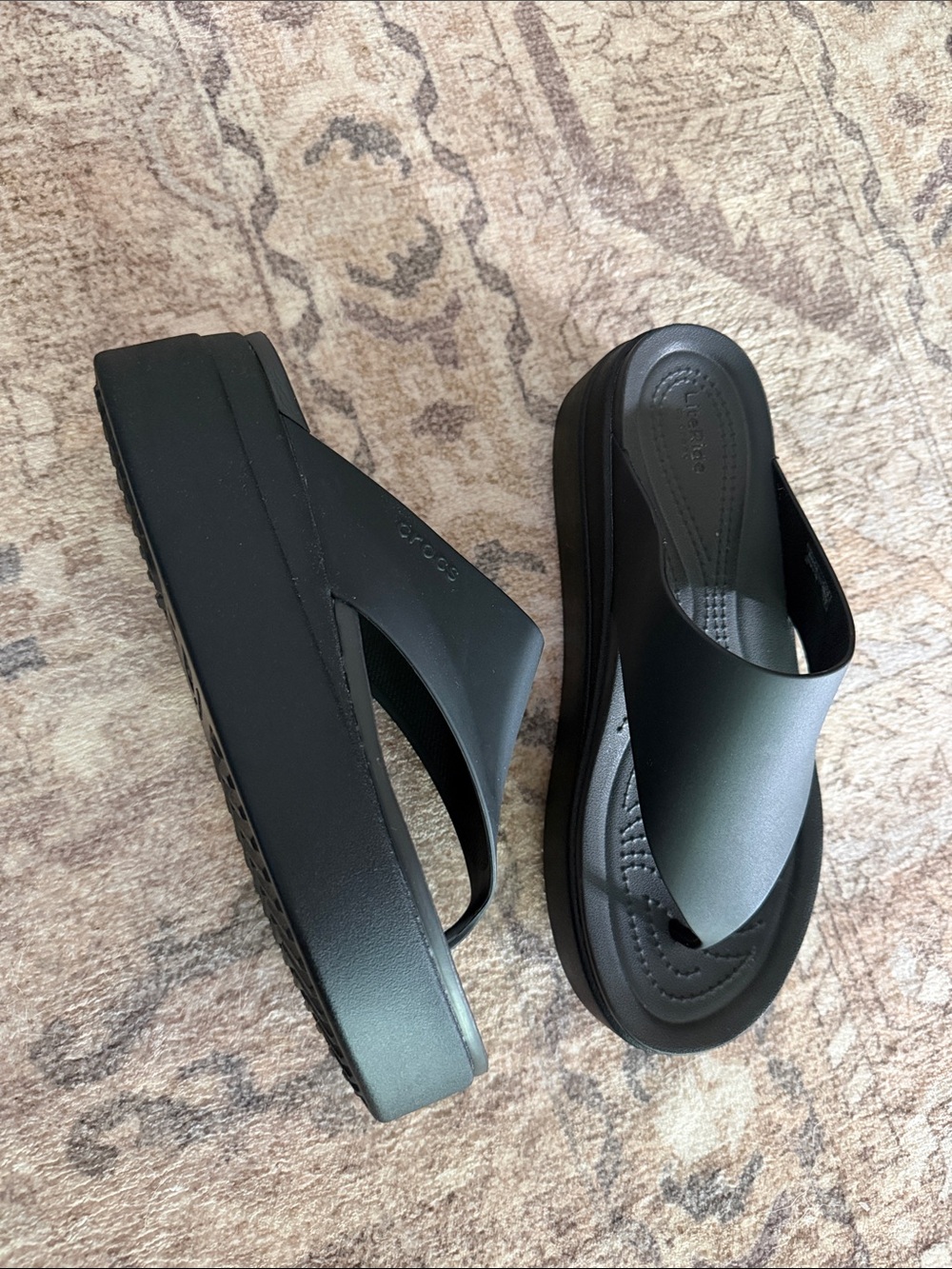 Crocs LiteRide Brooklyn Platform Flip Flops Sandals Black Size 9 Like New - Picture 5 of 8